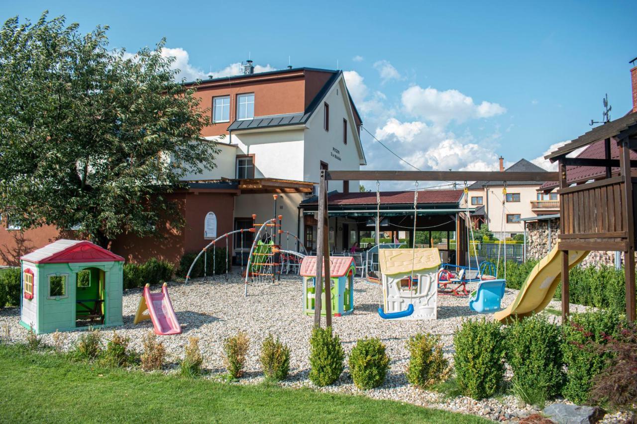 Hostinec A Penzion U Sv. Mikulase Hať Eksteriør bilde
